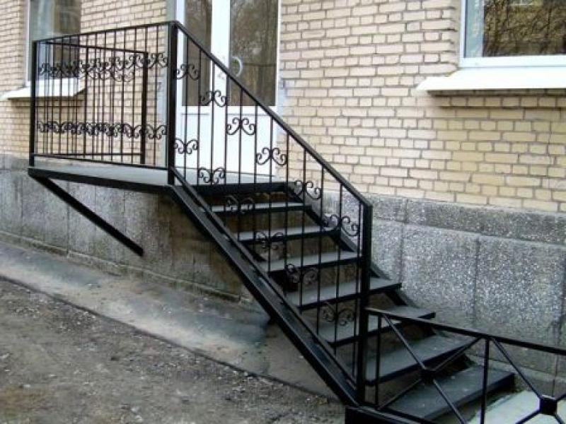 Поручни для лестниц металлические