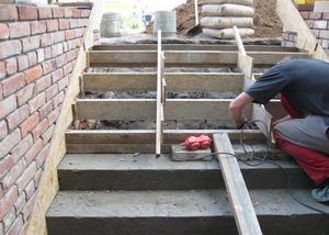 Как залить лестницу из бетона для крыльца