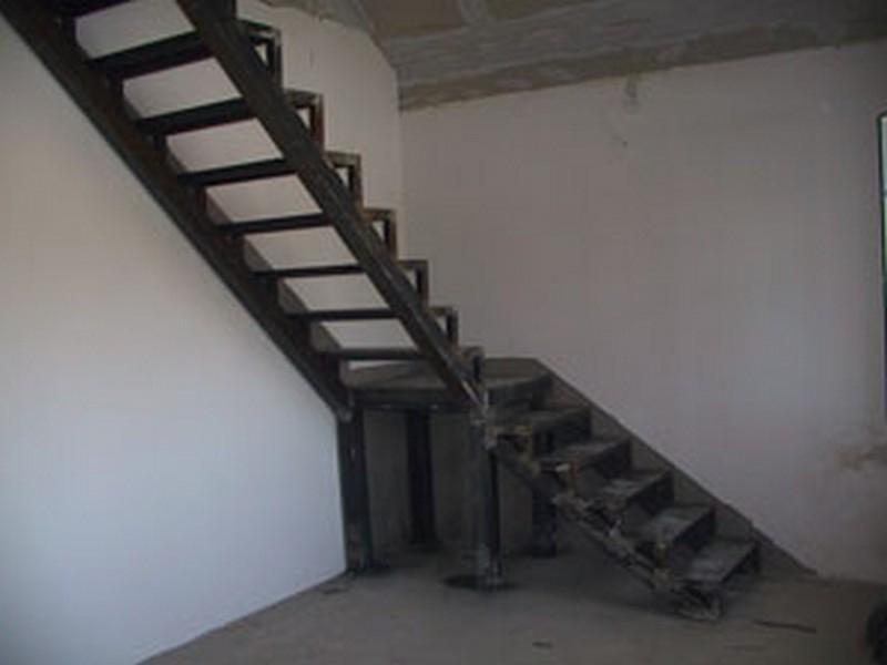 Сварная лестница на второй этаж