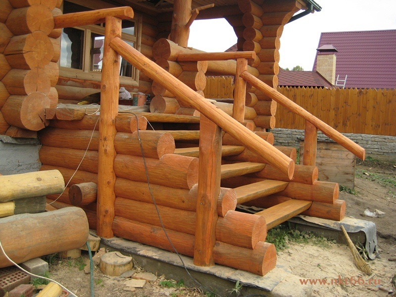 Постройка деревянного крыльца