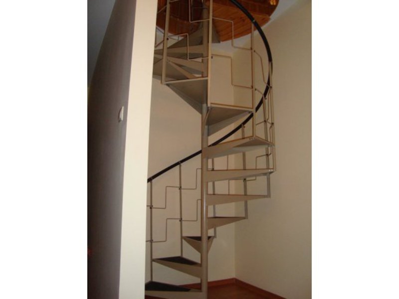 Дизайн современной лестницы
