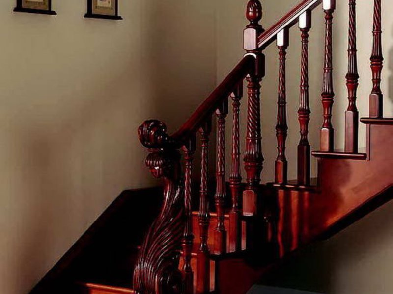 Место лестницы в интерьере дома