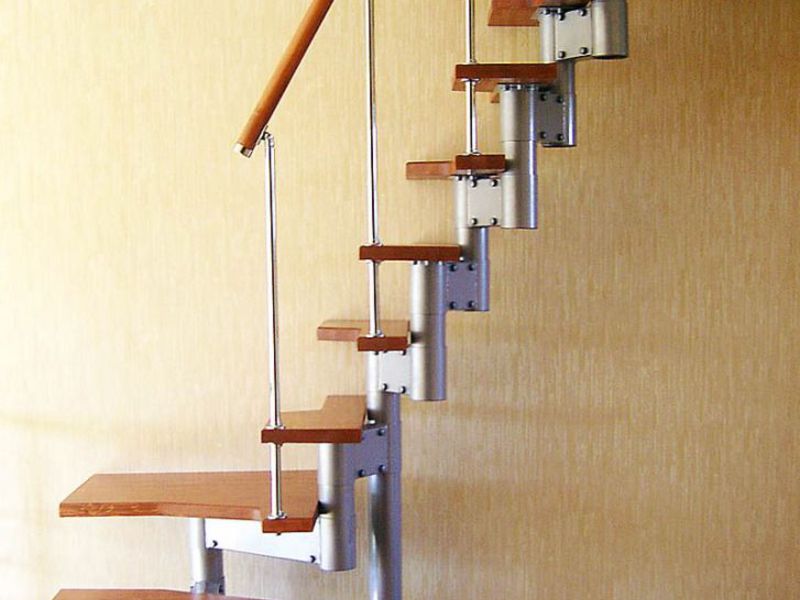 Монтаж лестницы на цепном косоуре