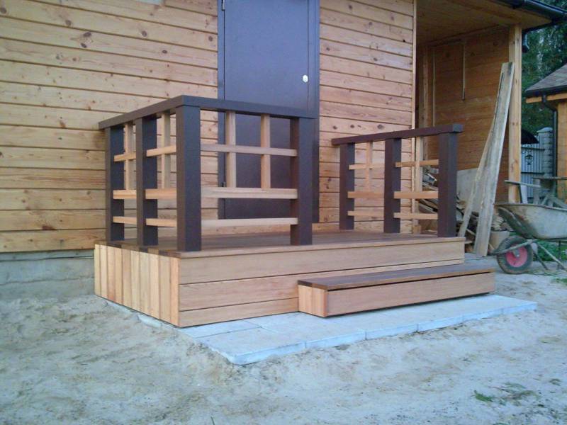 Крыльцо для деревянного дома — функциональный и декоративный элемент