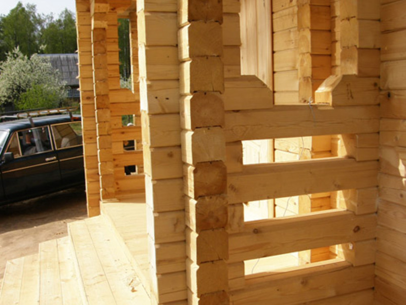 Крыльцо для деревянного дома — функциональный и декоративный элемент