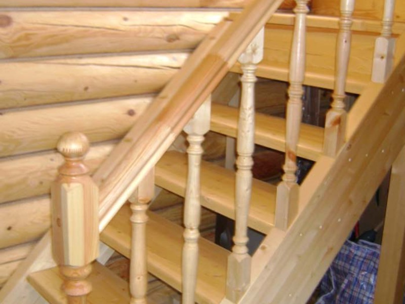 Самодельная деревянная лестница